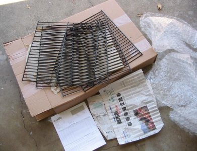 4 grates delivered with original packaging 2 grates ordered and billed are missing.JPG
