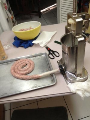 Sausage making 12-01-12 001.jpg