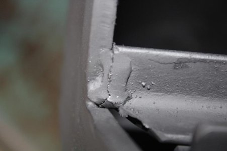 Firebox Angle Iron Weld Cracked 03-27-13.jpg
