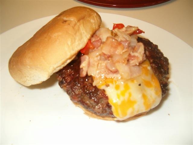 potroast bacon cheeseburger 022 (Small).jpg