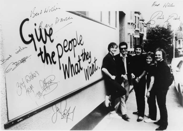 The+kinks+give+the+people+what+they+want+ray+davies.jpeg