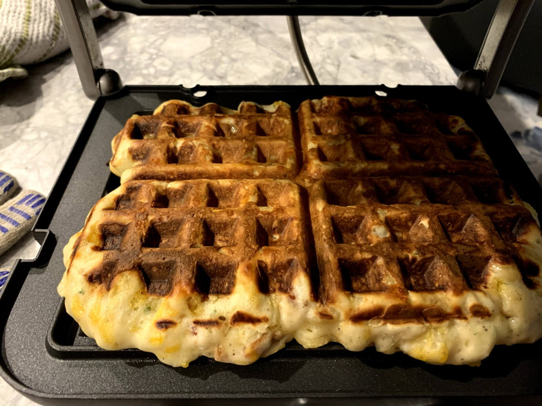 Mac-n-Cheese-Waffles-3.jpg
