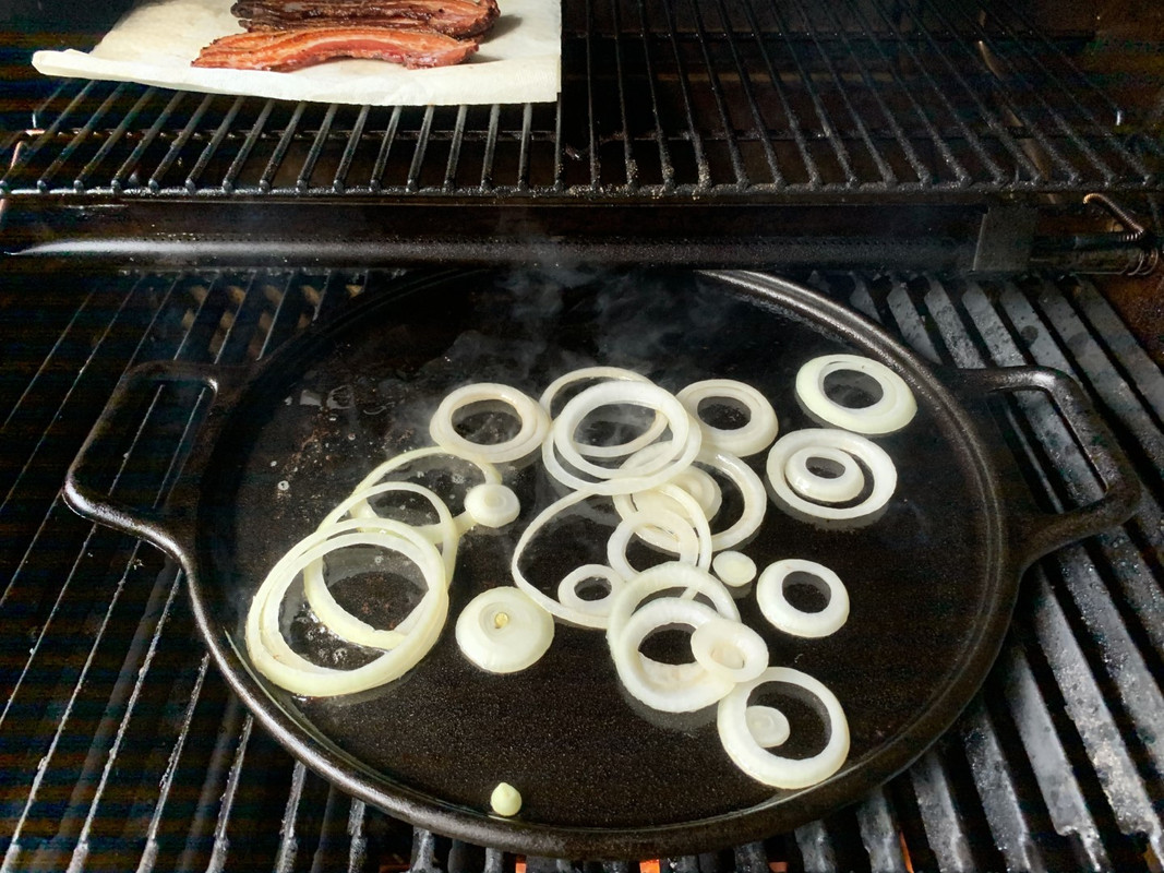 Frying-onions.jpg