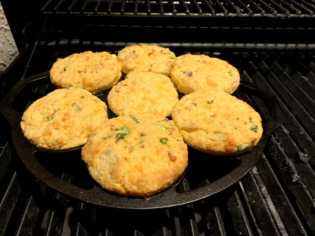 Bacon-cheddar-biscuits-4.jpg