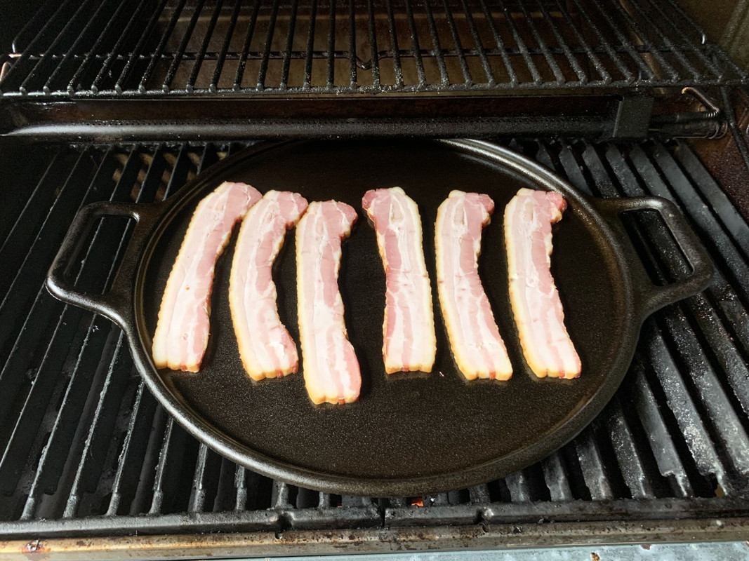 Frying-bacon.jpg