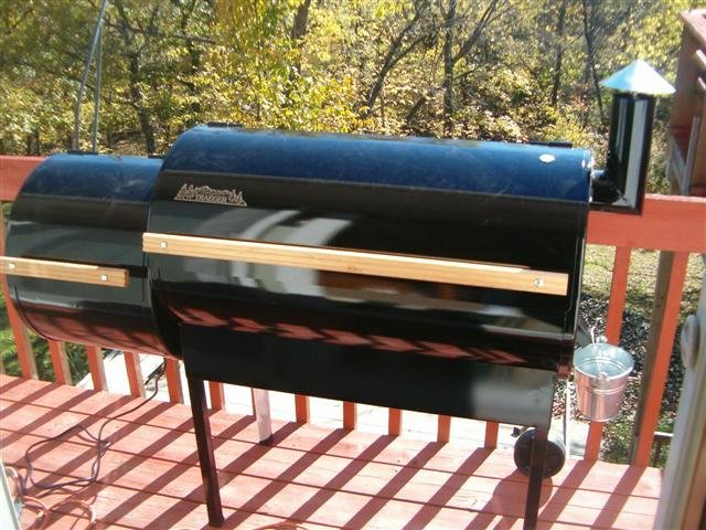 Traeger075 001 (Small).jpg