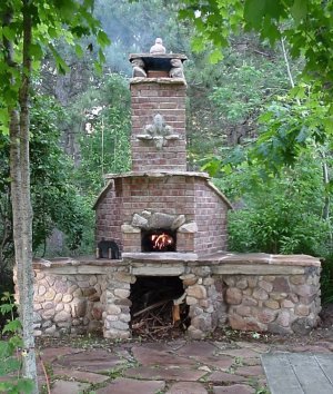 outdoor fireplace.jpg