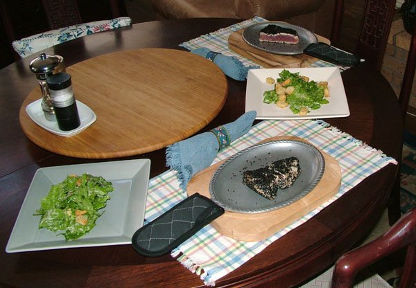 SesameTunaServed_DSCF0950.jpg